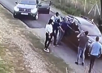 VIDEO | Momentul în care Dumitru Buzatu este prins de poliție cu geanta cu ...