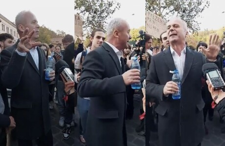 Câte slujbe la stat are rectorul universității care le impune studenților ...