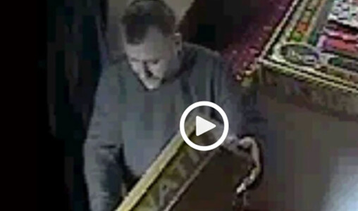 VIDEO Ce făcea un preot, pe ascuns, în altarul unei biserici din București. ...