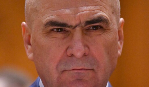 Trei moțiuni simple împotriva Guvernului Bolojan, dezbătute și votate azi ...