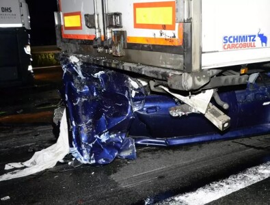 Șofer român prins la mijloc în cel mai cumplit accident de săptămâna asta din ...