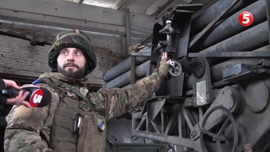 Ucrainenii folosesc o armă românească pe front: „Se cam rupe, refuză să ...