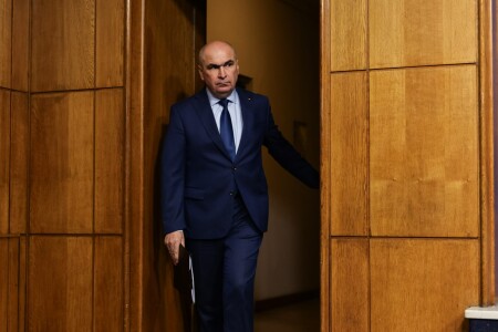 Întâlnirile în afara legii ale premierului Bolojan din Palatul Victoria. ...