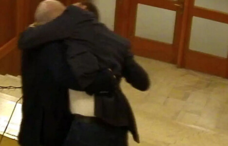 Video cu bătaia dintre Florin Roman și Dan Vîlceanu din Parlament. În ...