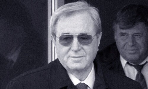 Marele absent de la priveghiul lui Viorel Păunescu! Toată lumea se aștepta ...
