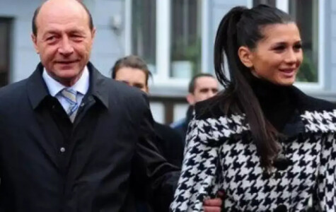 Da, da, este chiar ea! Incredibil cum arată Elena Băsescu acum. A fost ...