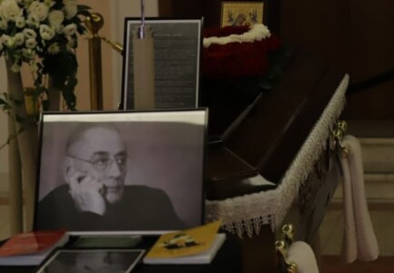 Primele imagini de la priveghi! Nidia Moculescu își plânge tatăl, depus ...