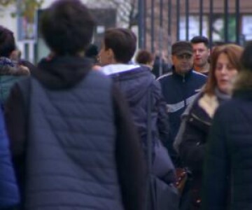 Tot mai mulți români cer băncilor rate mai mici. Creștere de 60% a ...