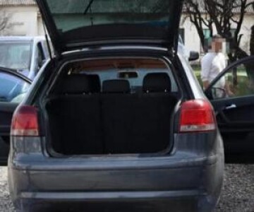 Ascunzătoarea din maşină: ideea unui şofer român, în speranţa că va scăpa ...