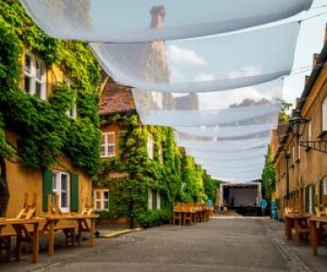 Orașul din Europa unde chiria este sub 5 lei pe an. Dar codiţiile sunt ...