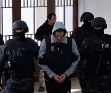 Imagini în premieră cu polițiștii care au ajuns la casa lui Kreiner. ...