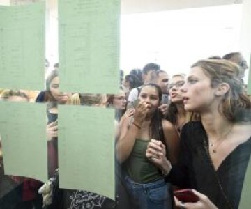 Un elev din Vrancea a luat 10 la Limba română la BAC, după contestaţie. ...