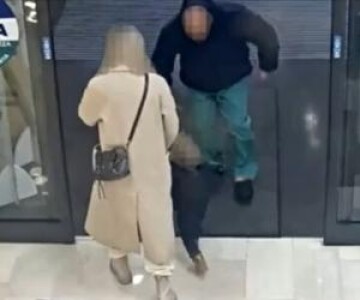 Românul care a încercat să răpească un copil în Italia ar fi acţionat la ...