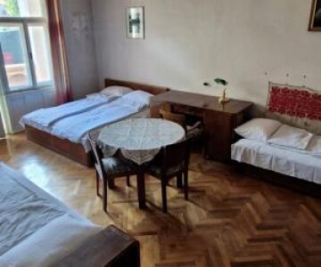 Cu cât se închiriază un apartament comunist nerenovat la Cluj pentru ...