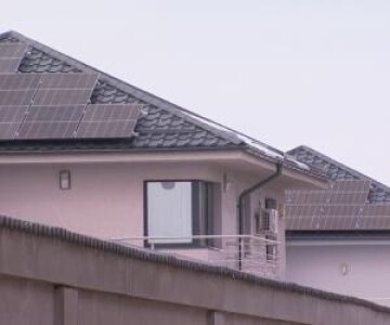 Și-a redus factura de la 500 de lei la zero după ce și-a montat panouri ...