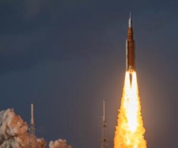 De ce ziua de joi este decisivă pentru succesul misiunii Artemis 2. Manevra ...