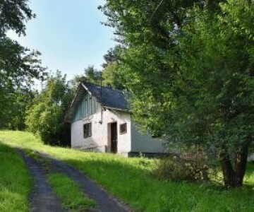 Casă cu teren de 10 ha în care poţi locui gratis timp de doi ani. Se află ...