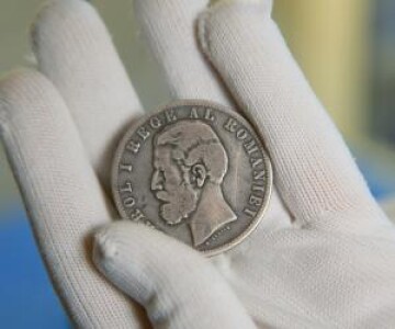 O monedă de 5 lei din 1881, scoasă la licitație pentru o sumă uriașă. Este ...