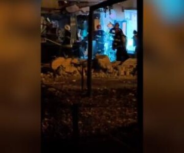 Explozie într-un bloc din Buftea: 6 victime. Există risc de prăbuşire
