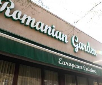 Restaurantul din New York care are în meniu sarmale, pomana porcului şi ...
