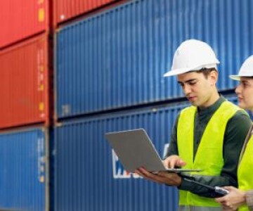 Care sunt joburile fără experienţă tot mai căutate de românii care vor un ...