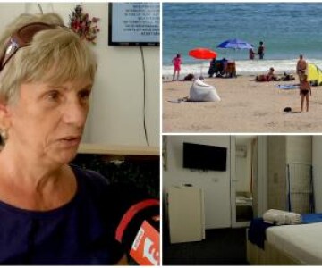 "Avem şi noroc". Doi turişti au găsit cea mai ieftină cazare pe litoralul ...