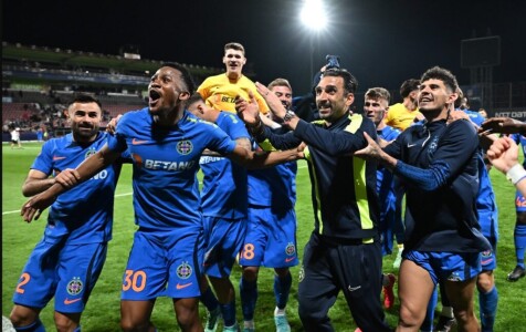 FCSB anunță transferuri în masă: Roș-albaștrii schimbă radical lotul