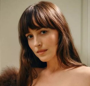 Dakota Johnson s-a reinventat după separarea de Chris Martin. Actrița, în ...