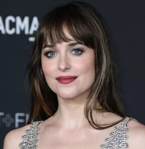 FOTO | Dakota Johnson, pictorial interzis cardiacilor! Actrița a renunțat ...