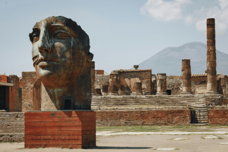 „Pompeii nu a fost îngropat sub lavă“. Arheologul Darius Arya explică ...