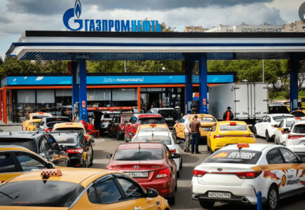 Măsuri disperate la Moscova: Rusia reintroduce combustibilul ieftin ...