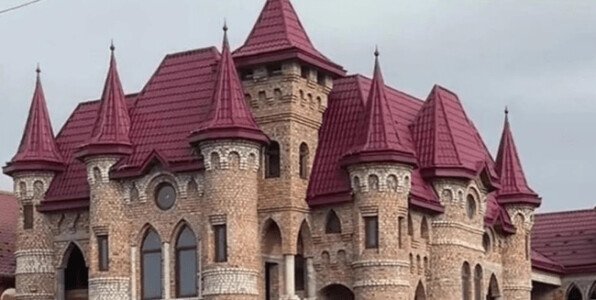 Povestea celui mai bogat sat din Ucraina, aflat la graniţa cu România. ...