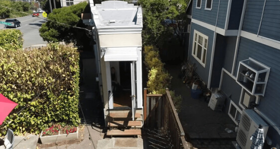 Casa construită de o femeie din răzbunare, după divorț: are doar 1,4 m ...