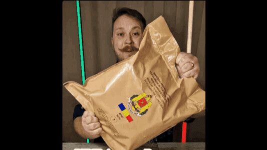 „Cred că un soldat ar spune mulțumesc”. Un vlogger rus prezintă rația ...