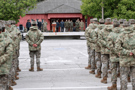 Raport cutremurător: zeci de soldați moldoveni bătuți crunt în cazarme, ...