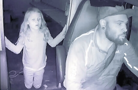 Coșmar de Crăciun: o fetiță de 7 ani, ucisă de livratorul care îi adusese ...