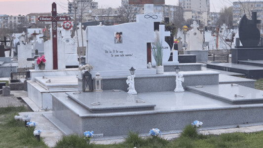 Monumentul fotbalistului Ilie Balaci a fost profanat. Polițiștii fac ...