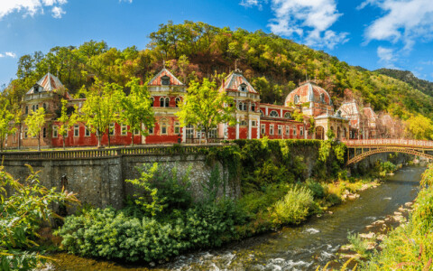 Condamnări în dosarul Băile Herculane. Cum a fost furată o stațiune: ...