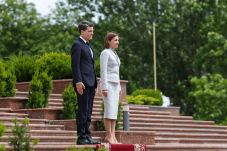 Care sunt șansele ca R. Moldova să renunțe la independență pentru a intra ...