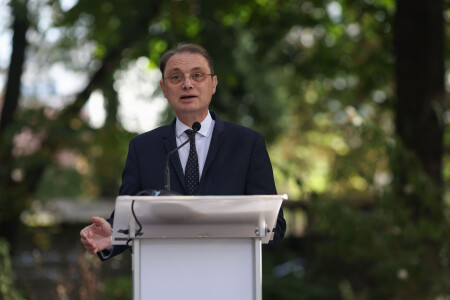 „Zici că ne-am întors în anii 2000”. Lista posibililor miniștri din ...