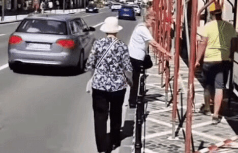 Ce faci dacă te trezeşti brusc cu un pieton în faţa maşinii. Analiza ...