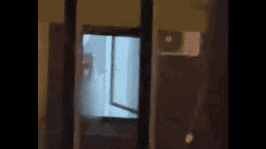 Un orădean, reținut după ce a fost filmat masturbându-se la fereastra ...