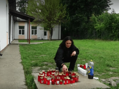 Filmul tragediei din Bacău, unde un elev s-a înecat și a murit în pauză. ...