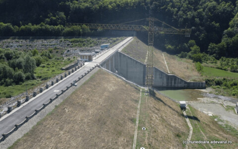 Șantierul marelui baraj din Apuseni, oprit definitiv în instanță după patru ...