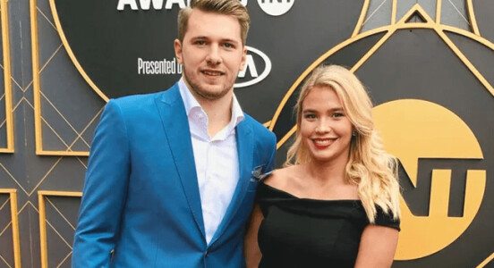 O cântăreață și-ar fi băgat coada în familia unui mare sportiv. Starul, pus ...