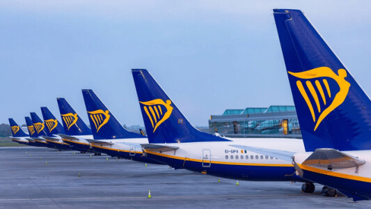 Coșmar într-un avion Ryanair. Pasagerii ar fi leșinat și vomitat din cauza ...