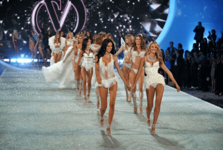 Cum a revenit Victoria’s Secret în prim plan: pariul pe „sexy” și ...