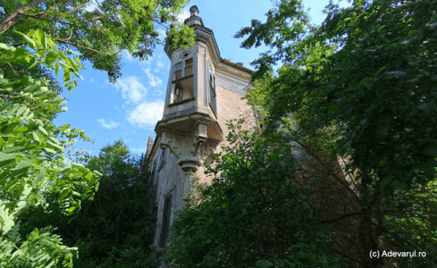 Cele mai înfiorătoare castele din Transilvania. Locuri desprinse parcă din ...
