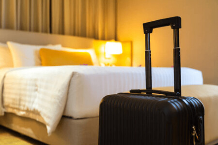 Turist cazat la un hotel de cinci stele, revoltat după ce i s-a cerut să ...