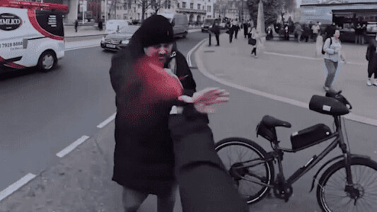 Momentul în care un hoț român a fost demascat de un influencer: „A furat în ...